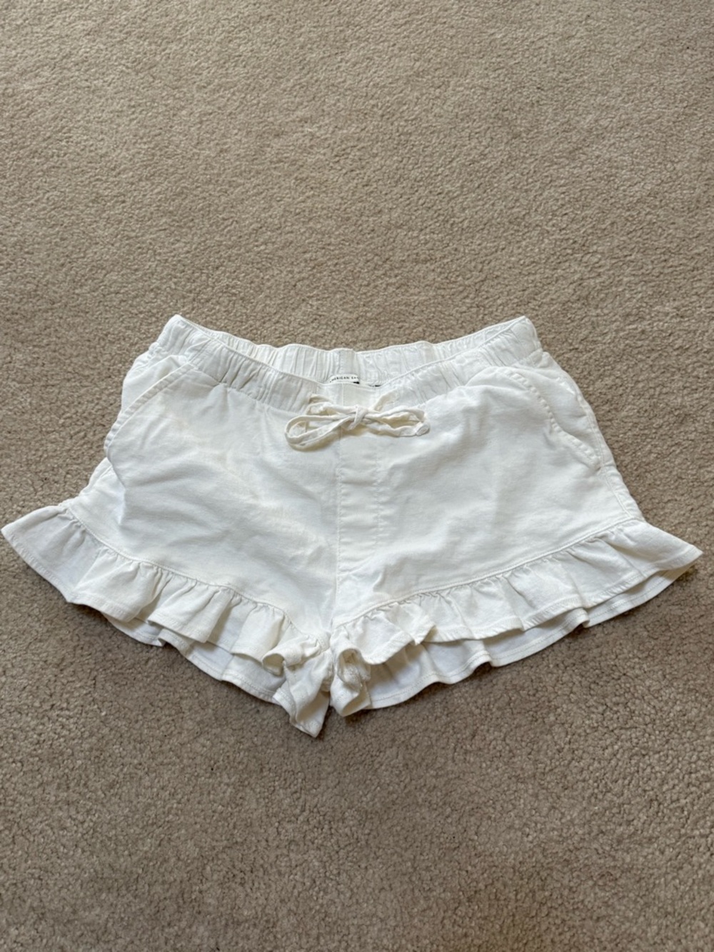 American Eagle White Ruffle Edge shorts